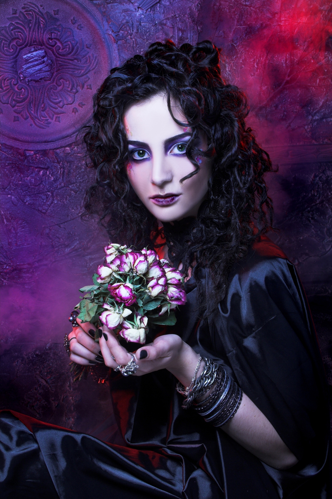 Leinwand Bild Gothic Fantasy Black Lady in lila